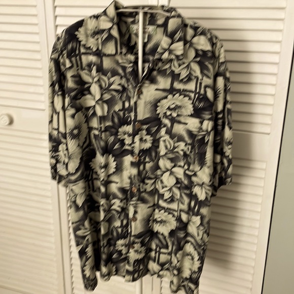 Tommy Bahama Other - Vintage Tommy Bahama silk floral short sleeve shirt